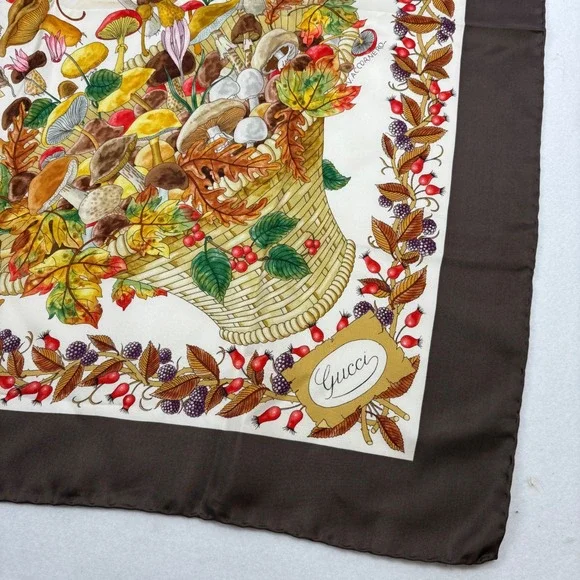 GUCCI Silk Scarf Mushroom‎ Fungi Psychedelic Basket 34" V. Accornero Brown RARE - Picture 2 of 10